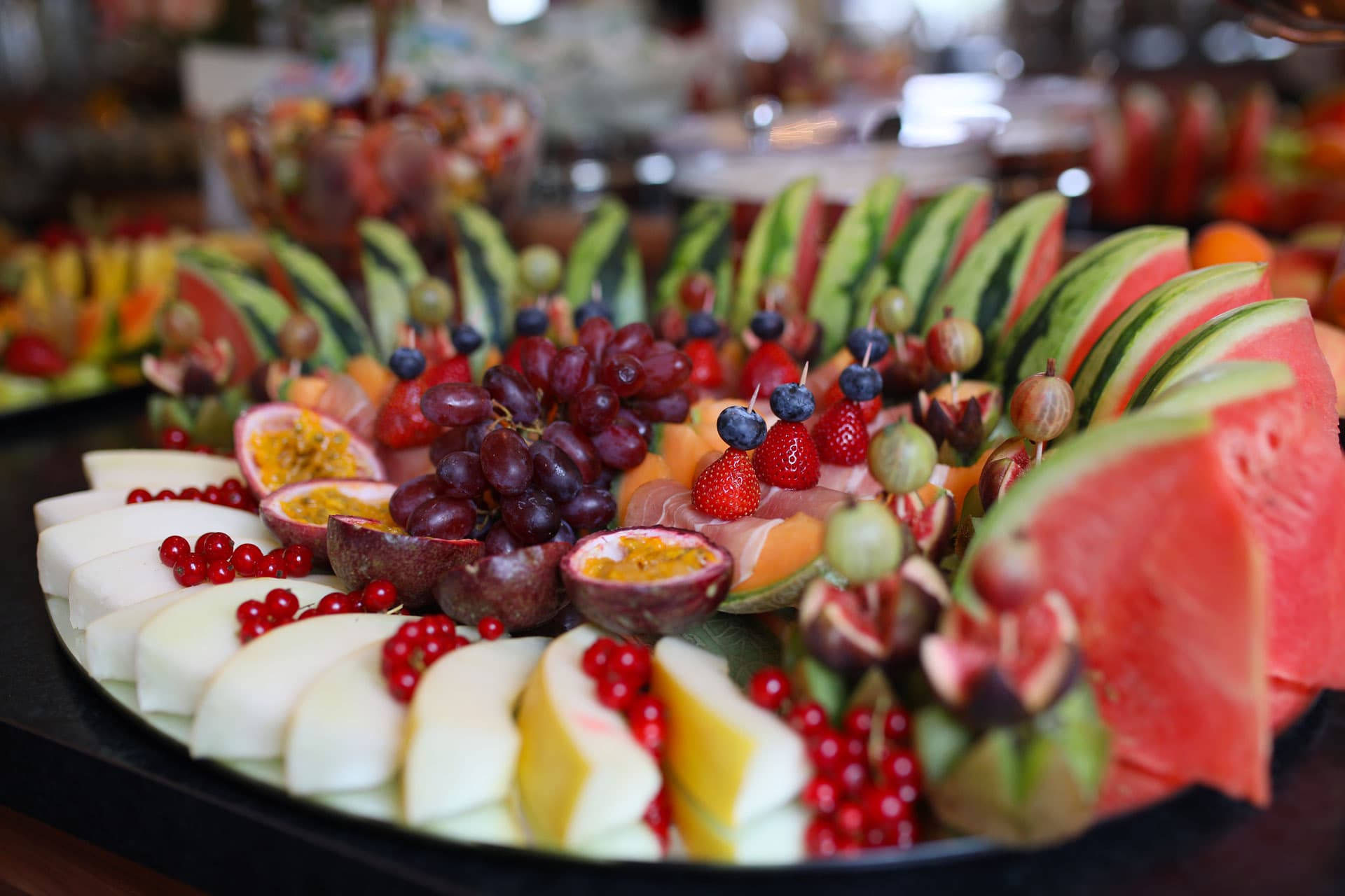 Gedeckter Frühstückstisch im Hotel